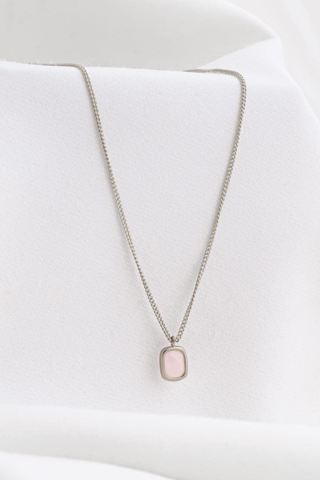 Vika Necklace