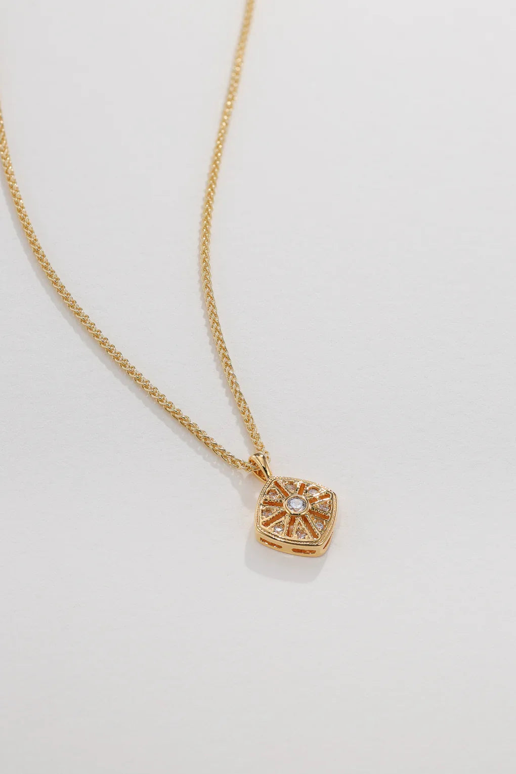 Vivi Necklace