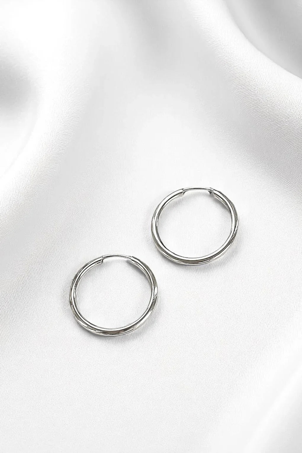 Scott Earrings in 14K gold