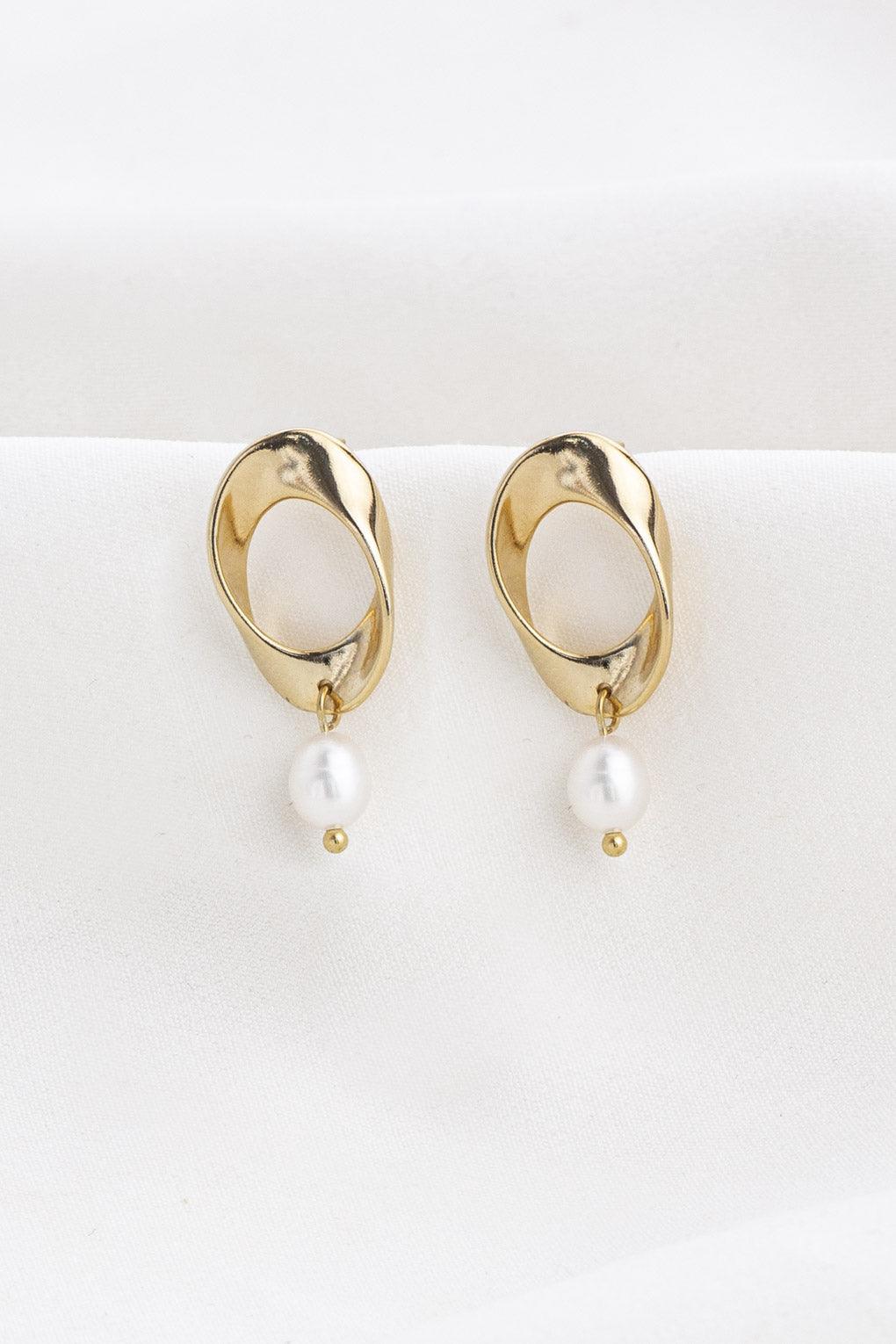 Camilla Pearl Earrings