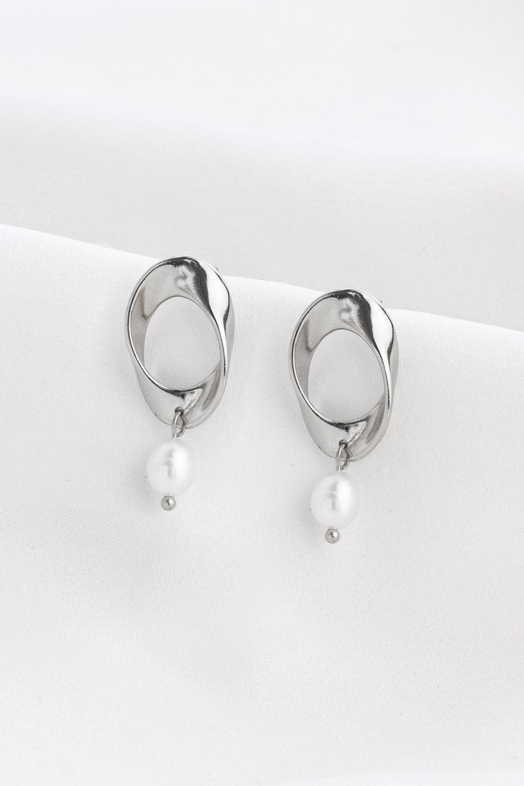 Camilla Pearl Earrings