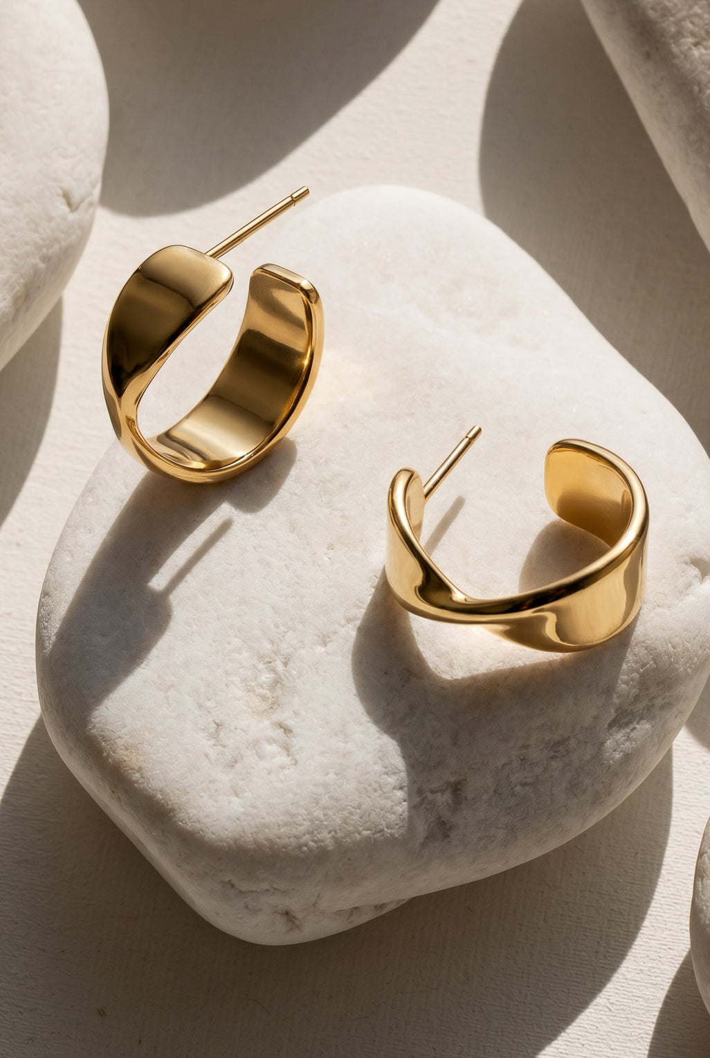 Swell hoop earrings