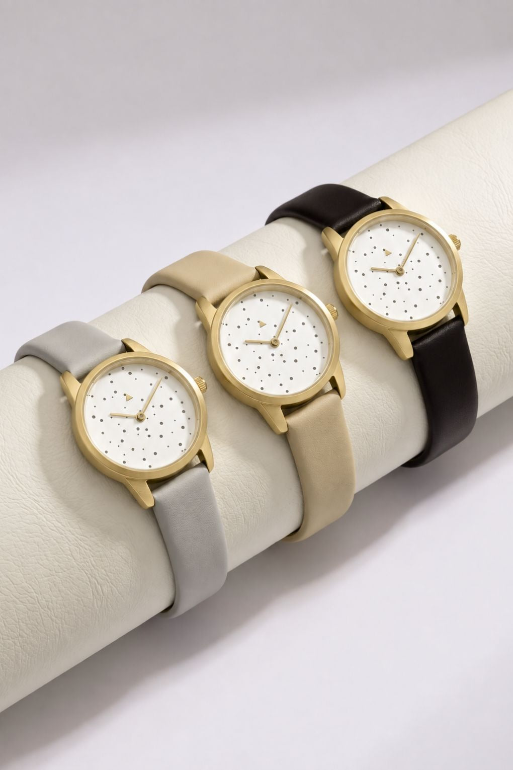 25 mm watch with dots