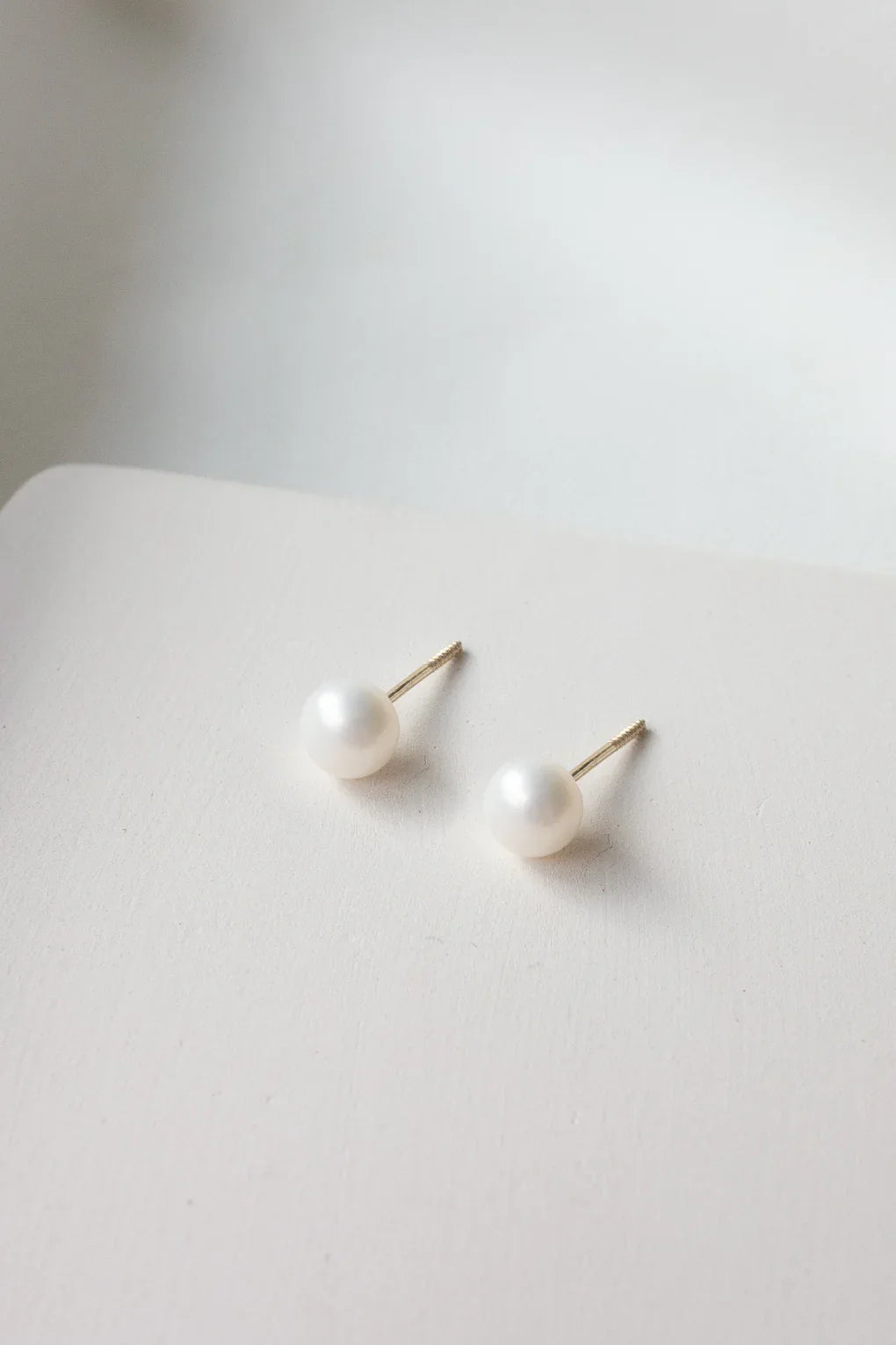 Pearl earrings in 14K gold