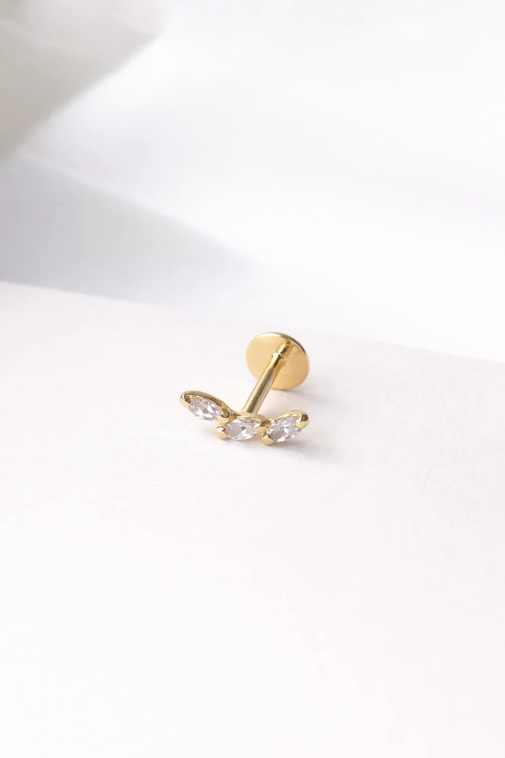 Norman piercing earring in 14K gold