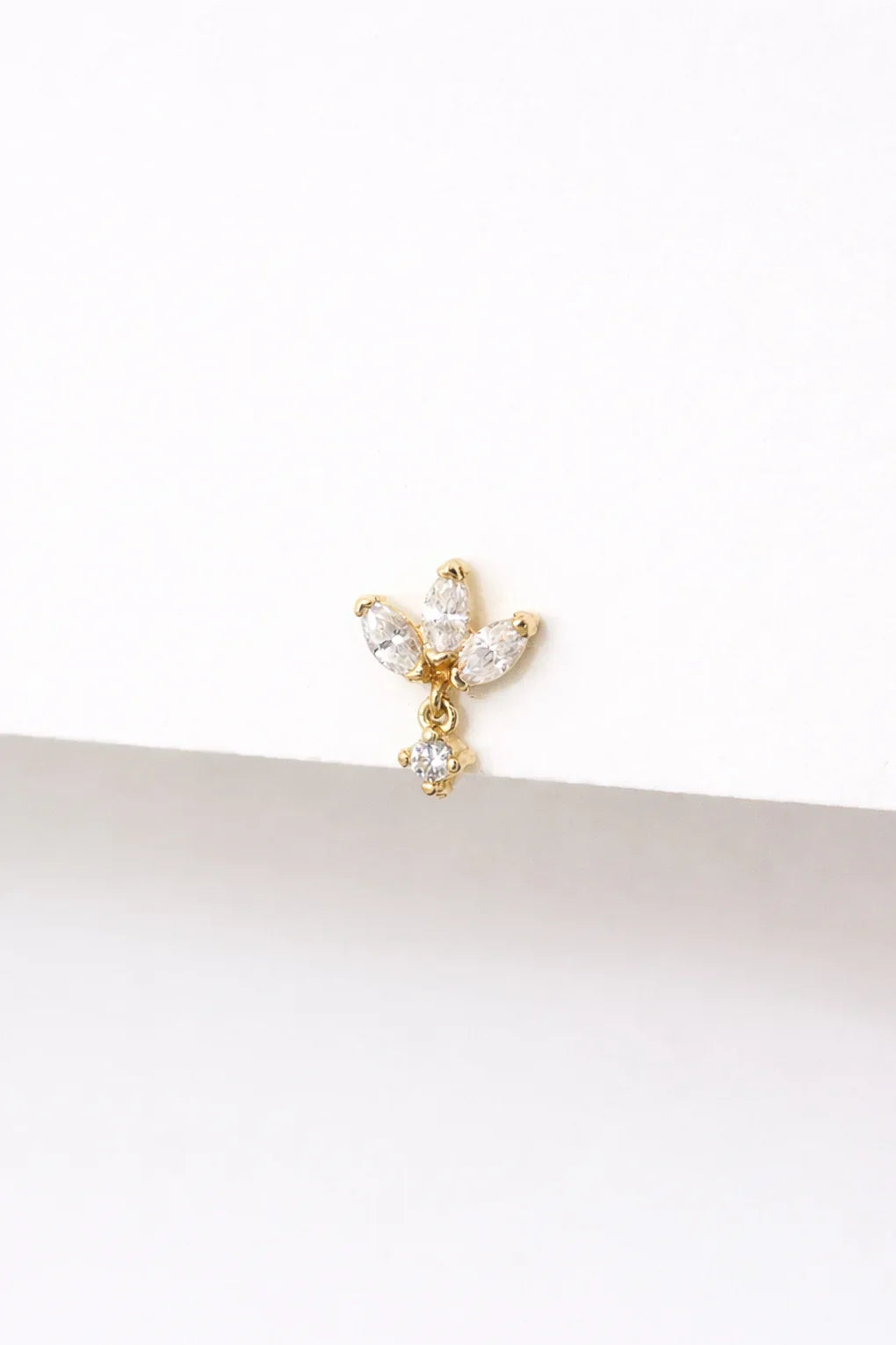 Zoe piercing earring in 14K gold