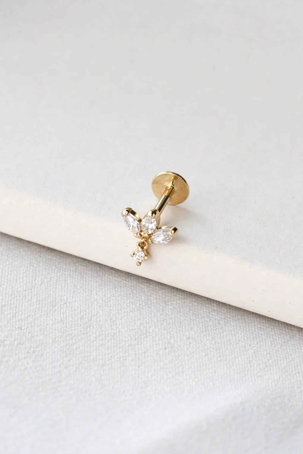 Zoe piercing earring in 14K gold