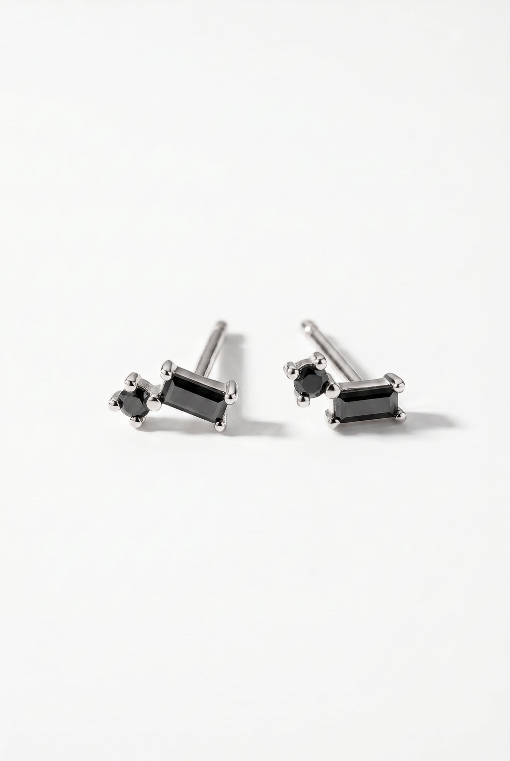 Salma post earrings in 14K gold