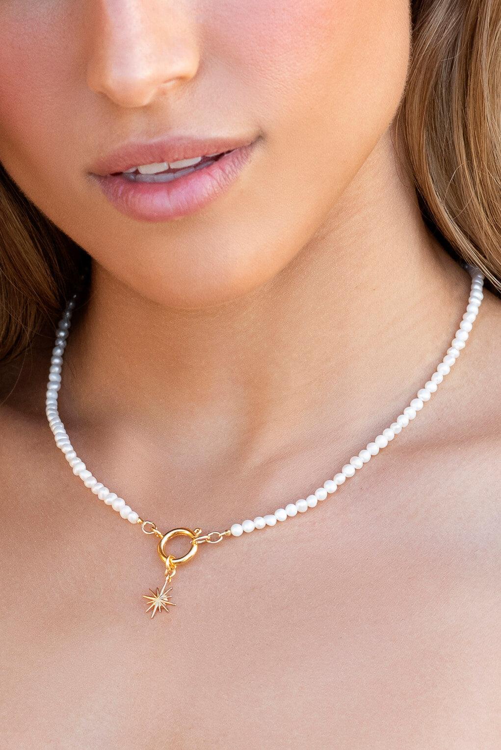 Pearl Necklace with replaceable pendants