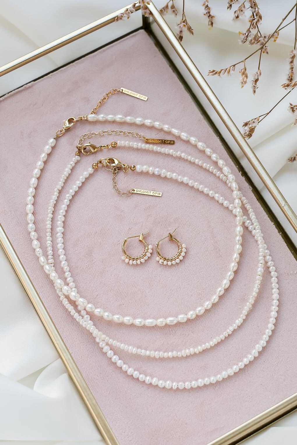 Basic Pearl Necklace