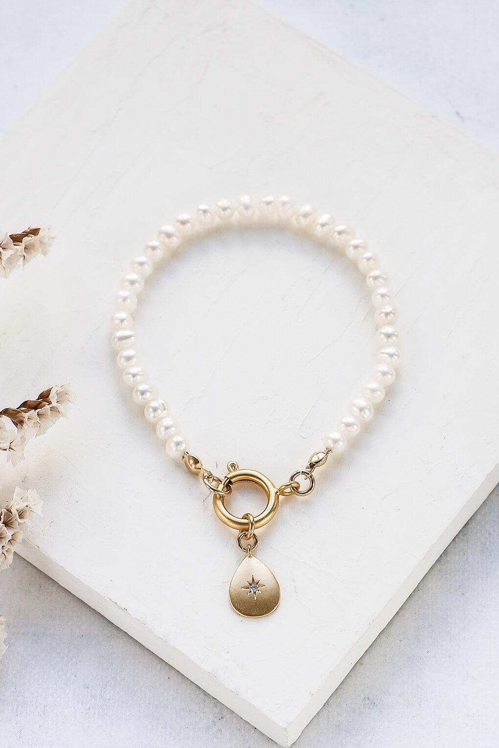 Pearl Bracelet with replaceable pendants