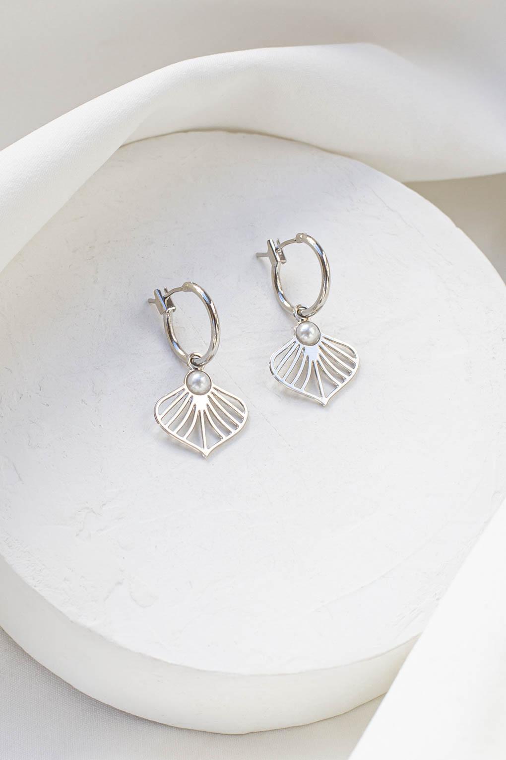 Noya Earrings