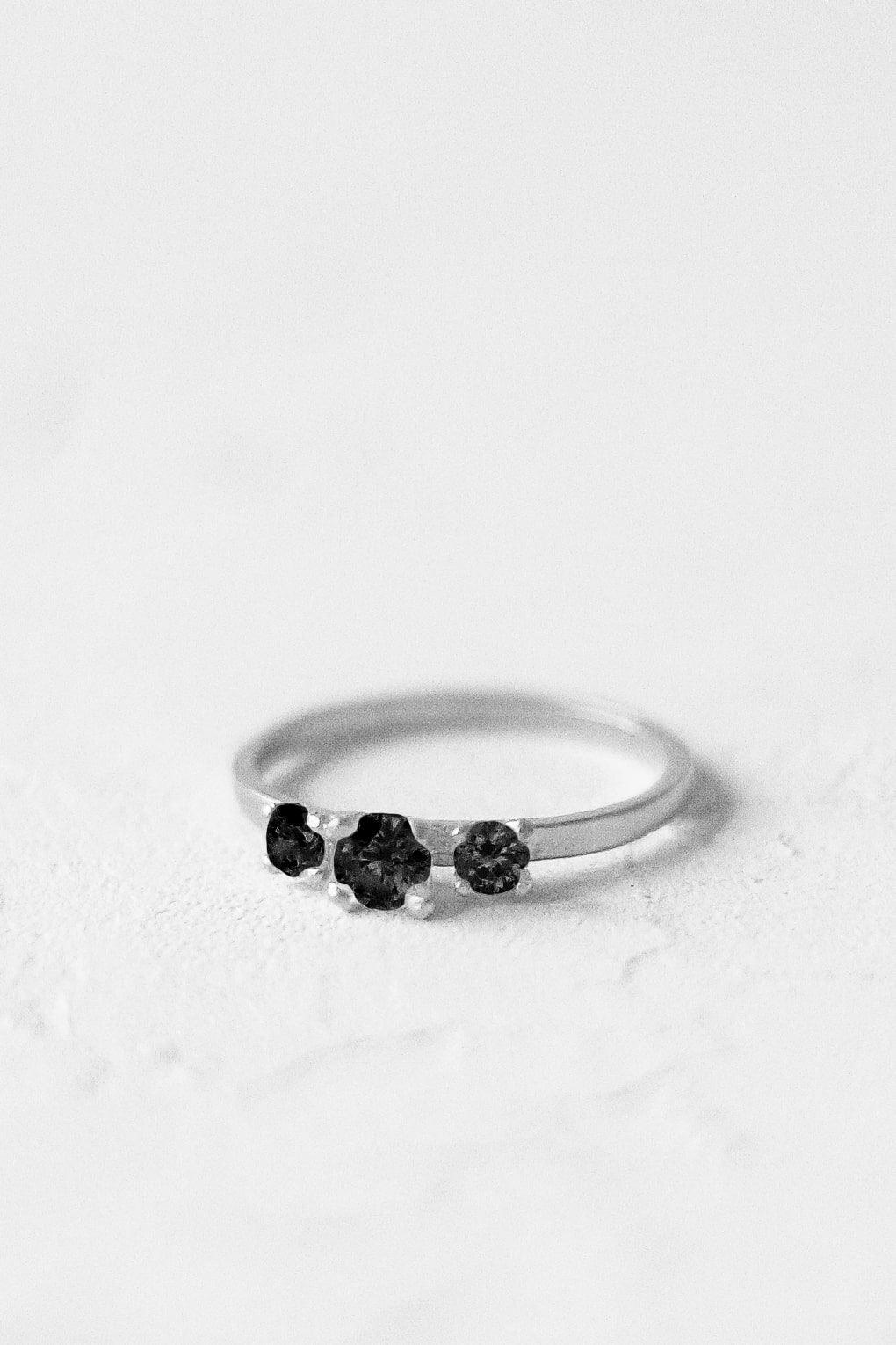 14K Gold 3 Diamonds SOLITAIRE RING