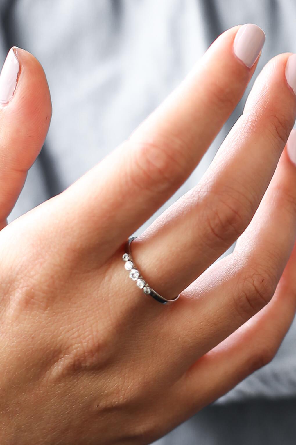 14K Gold 5 Diamonds Ring