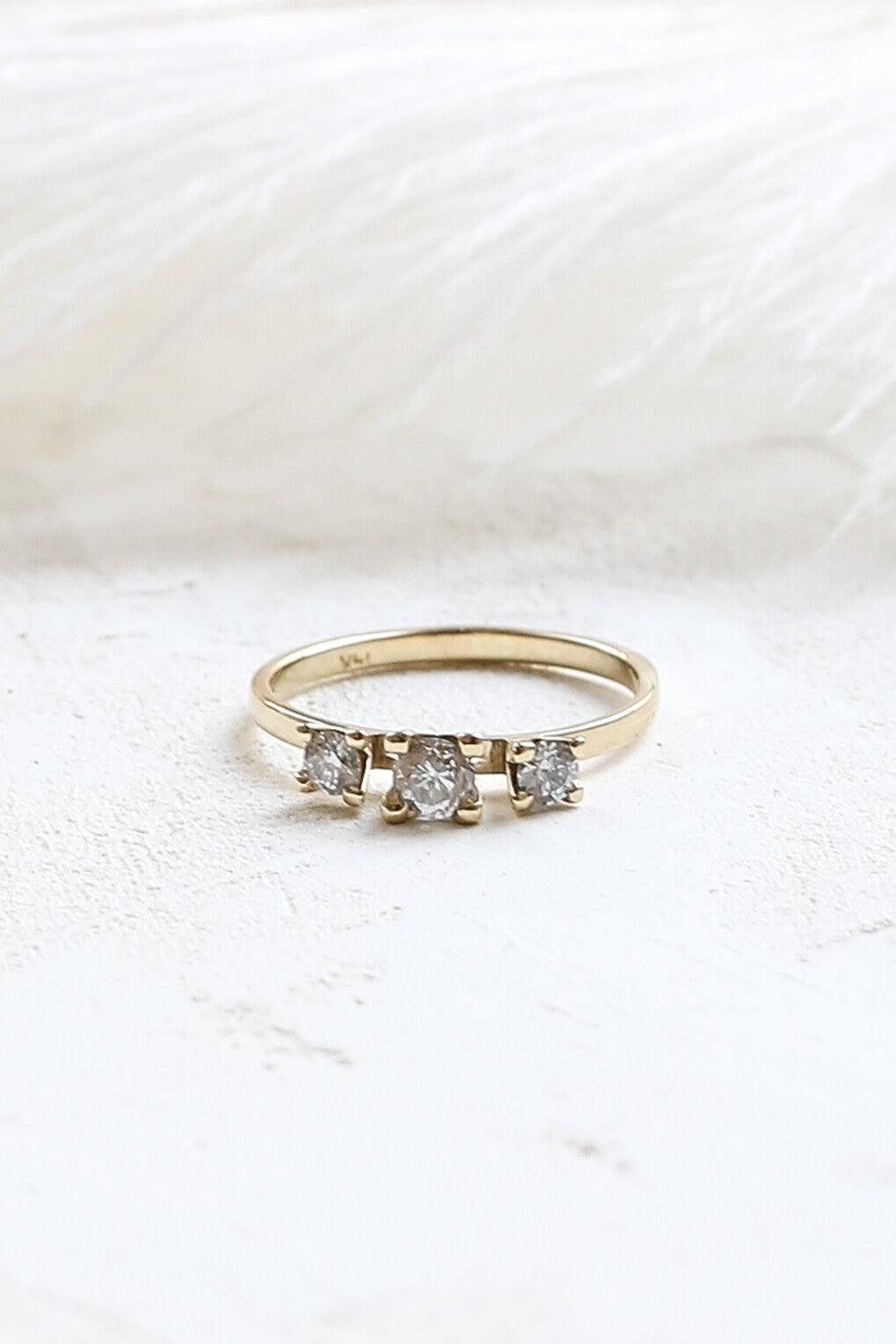 14K Gold 3 Diamonds SOLITAIRE RING