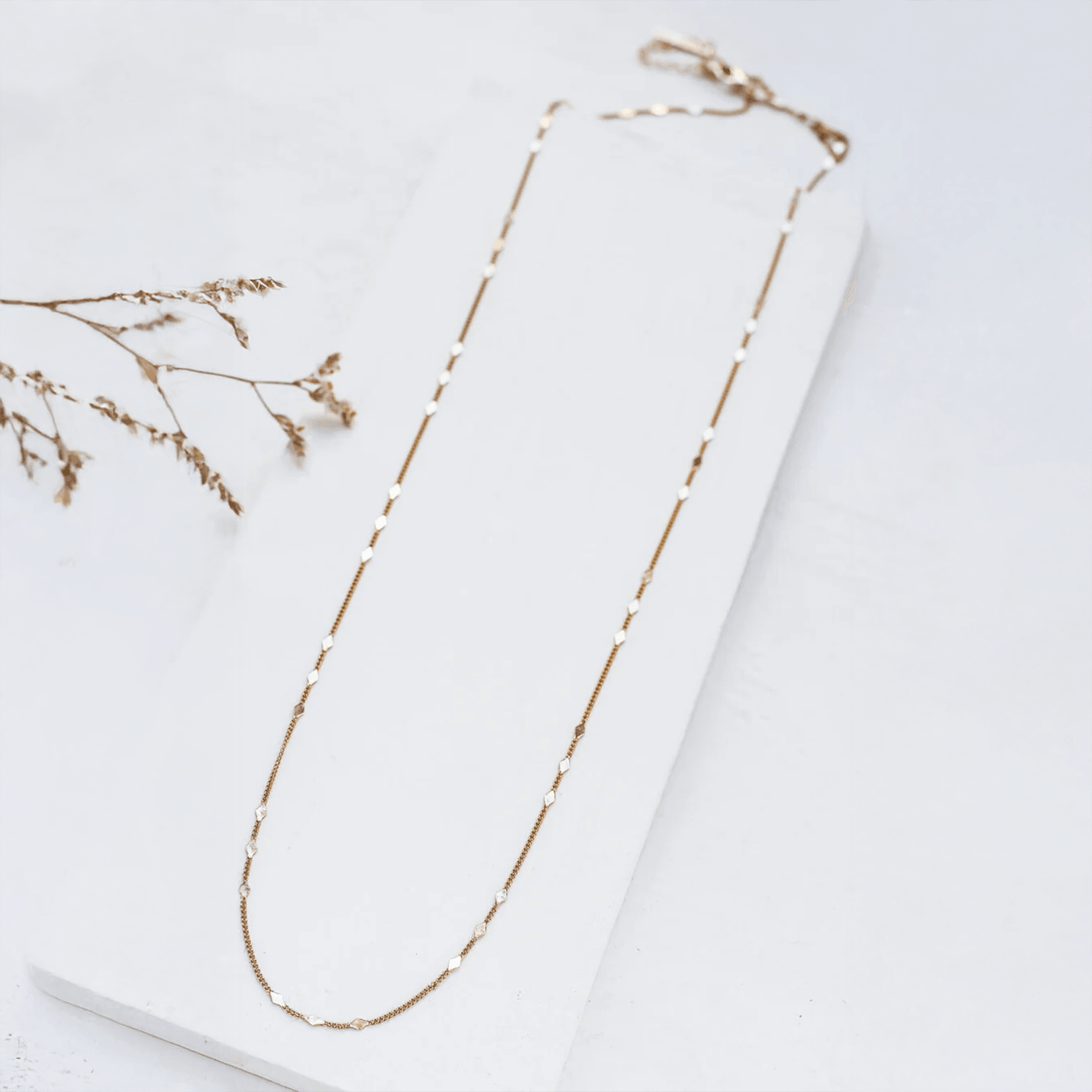 Basic Rhombus Necklace