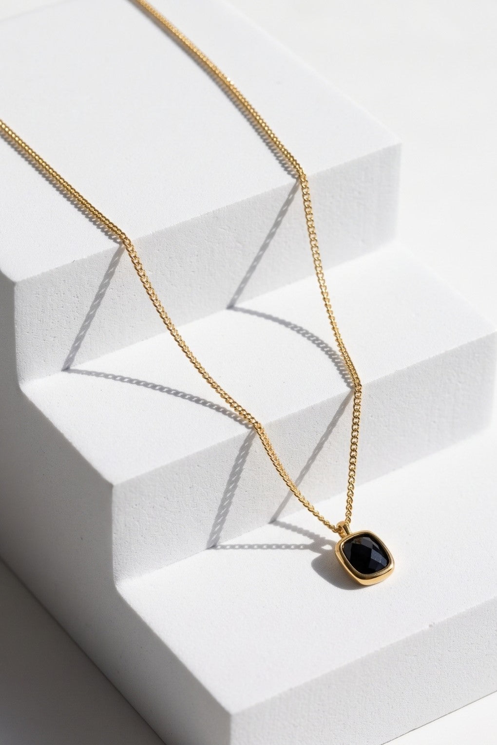 Vika Necklace