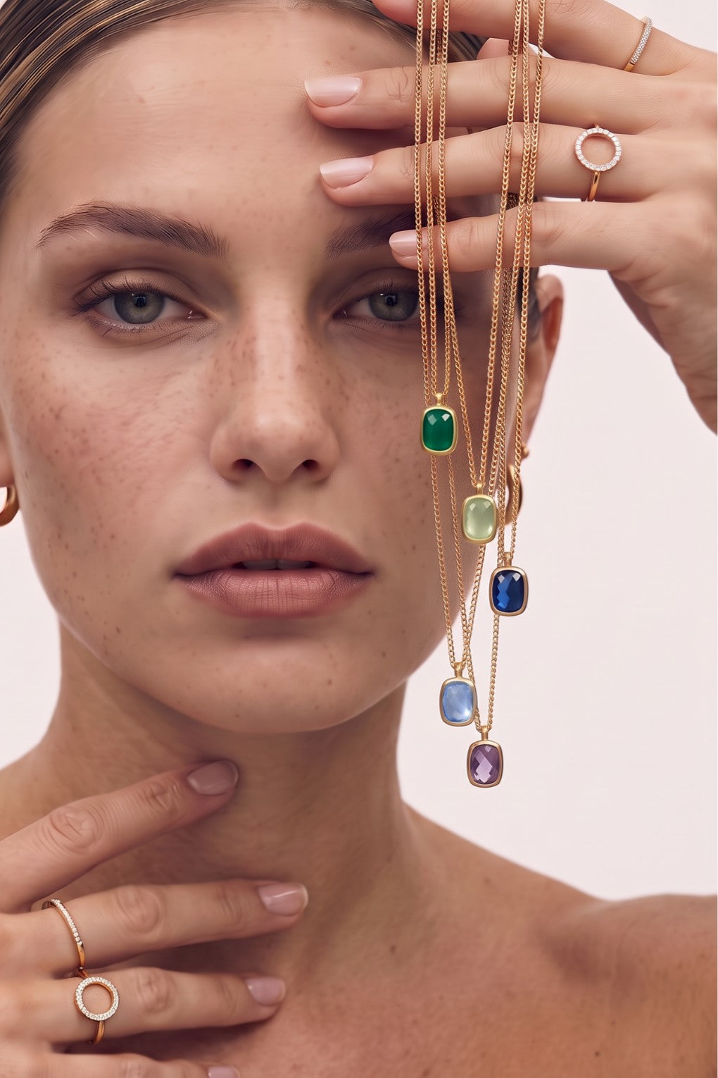 Vika Necklace
