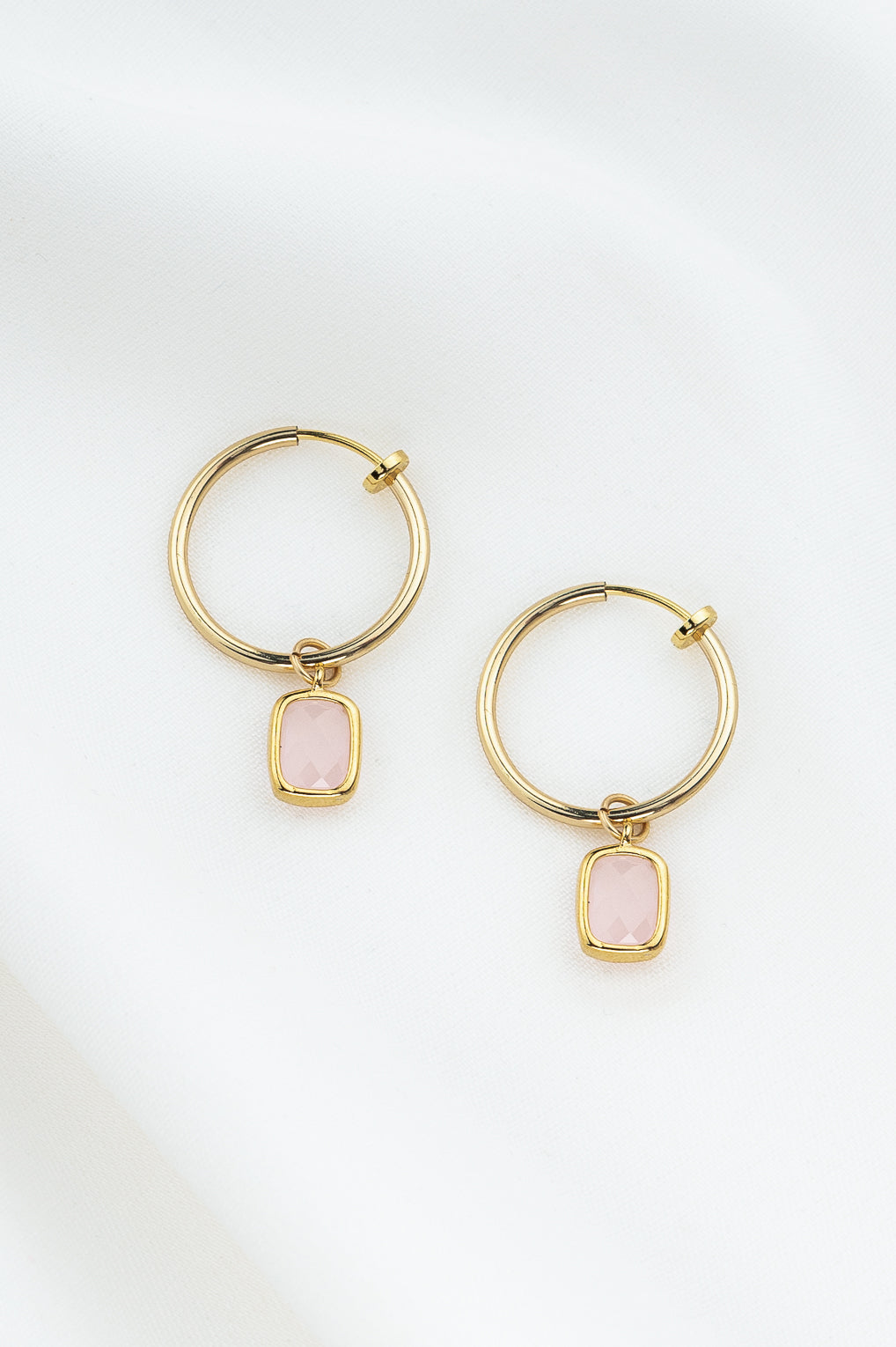 Vida Clip-On Hoop Earrings Gold / 1 black