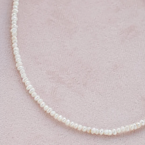 Basic Pearl Necklace