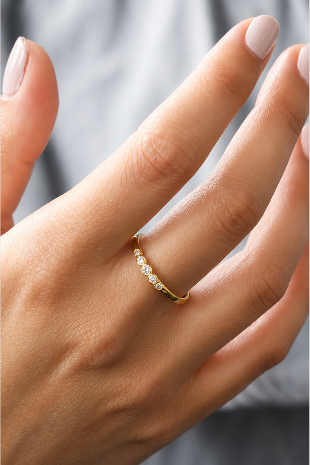 14K Gold 5 Diamonds Ring