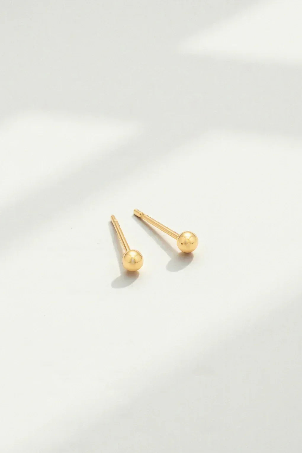 Dot Earrings in 14K gold