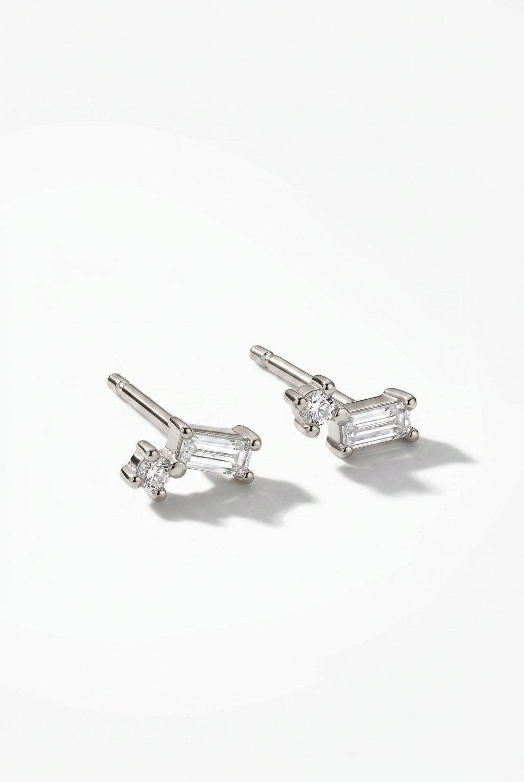 Salma post earrings in 14K gold