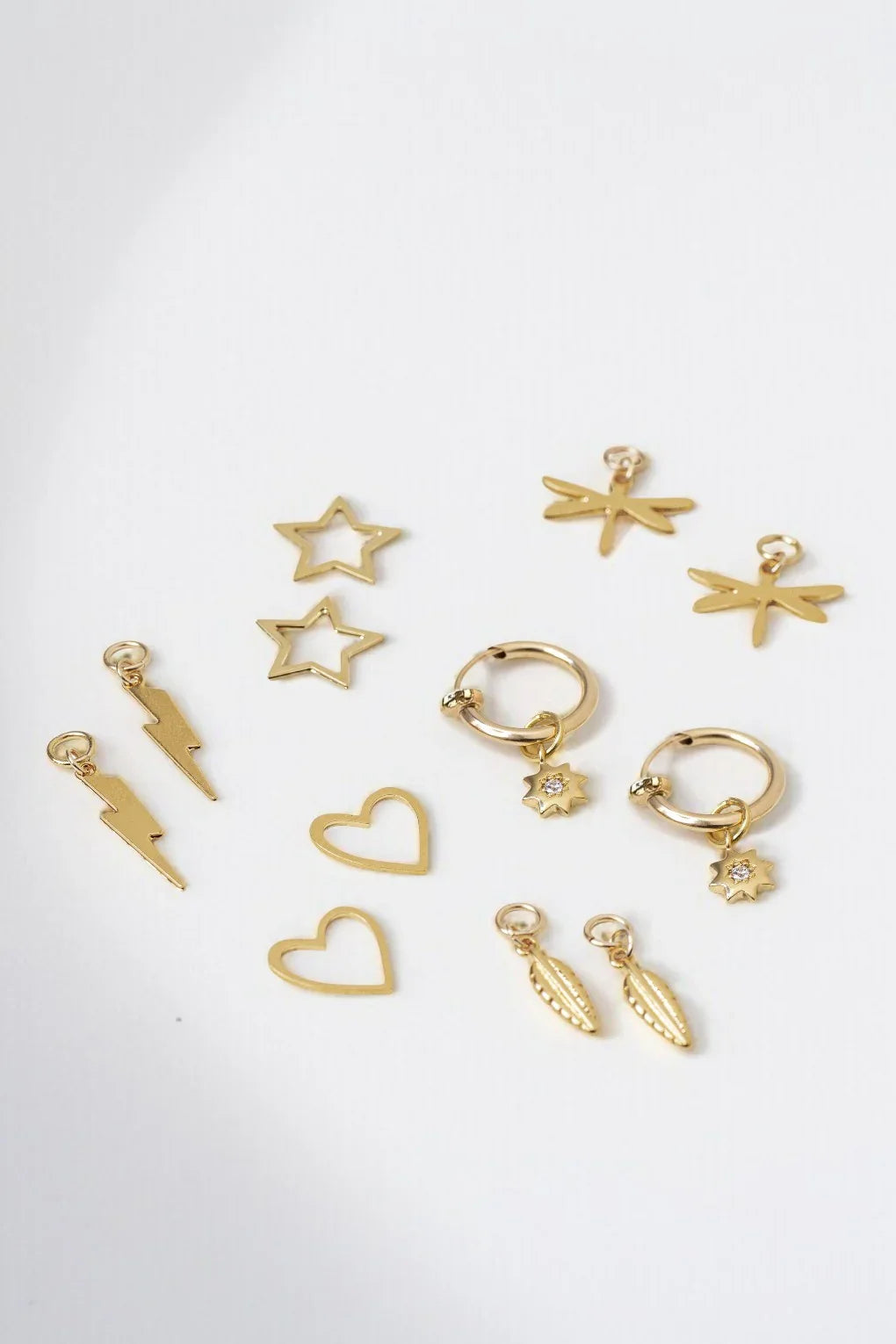 Clip-on earring set for girls with 3 replaceable pendants