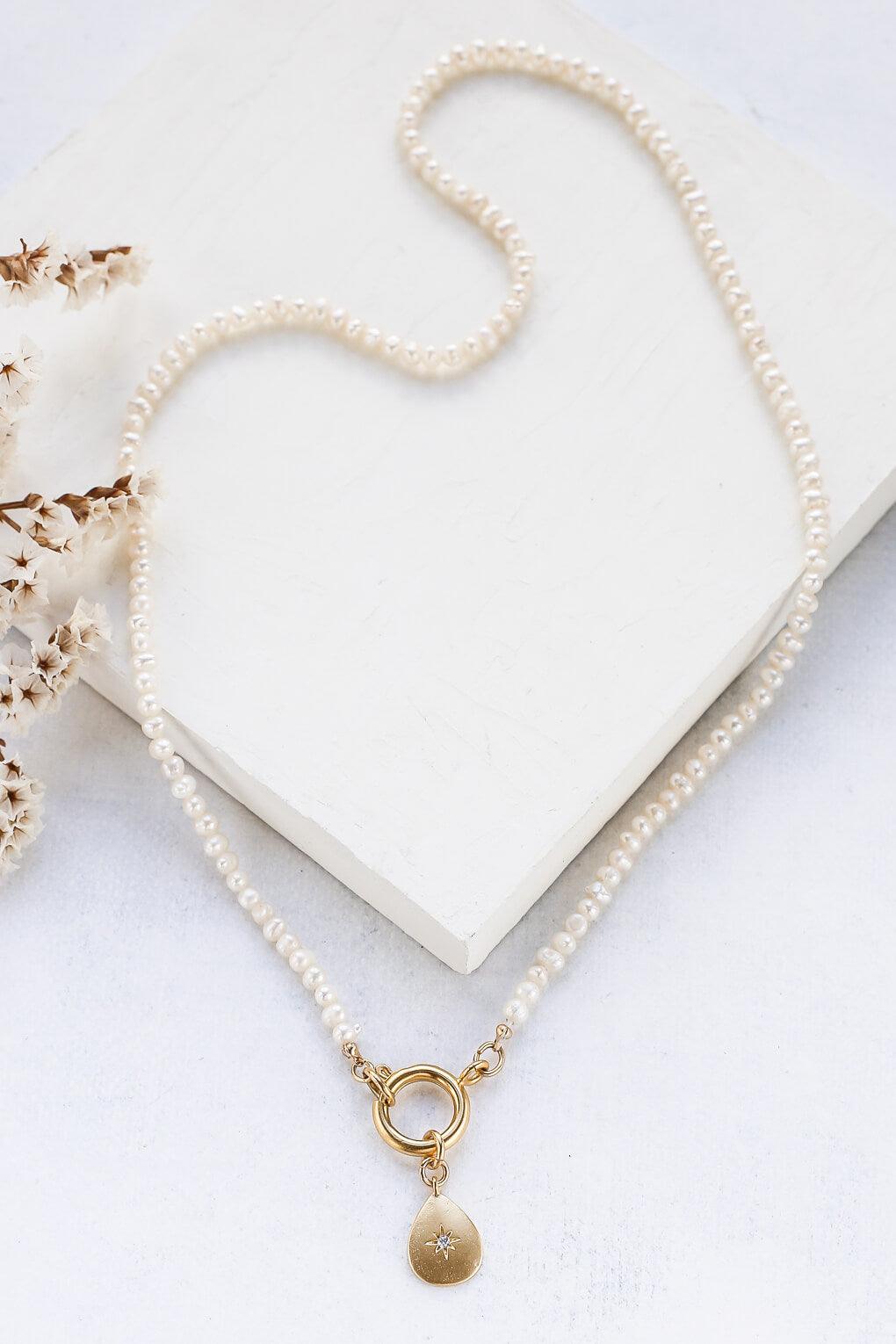 Pearl Necklace with replaceable pendants