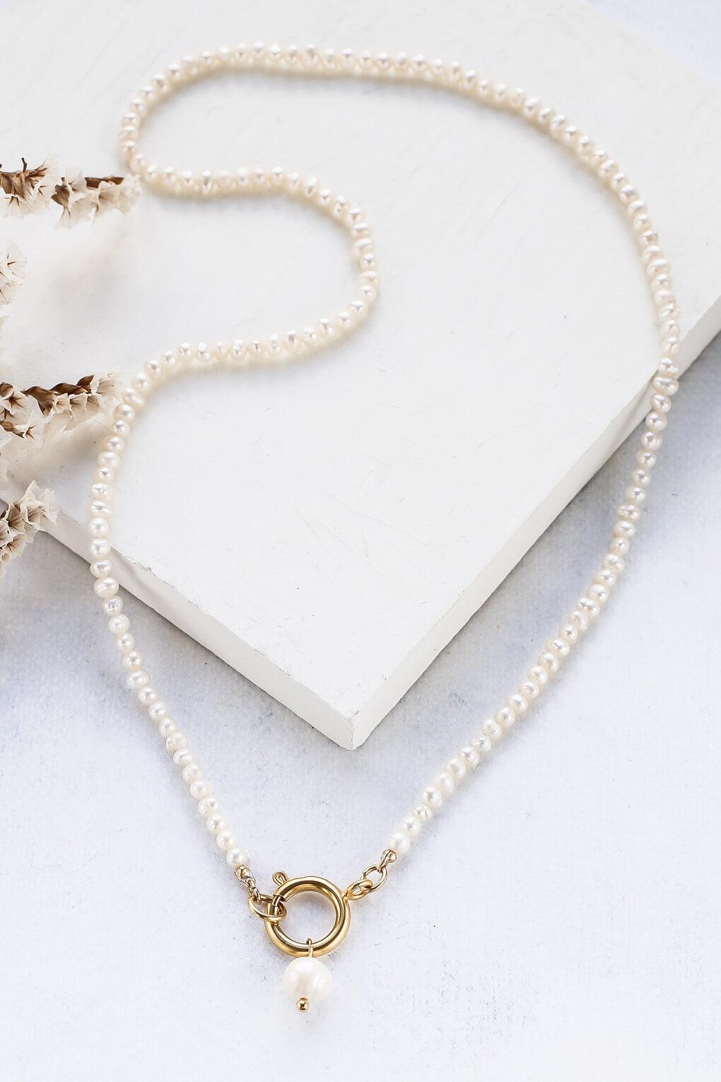 Pearl Necklace with replaceable pendants