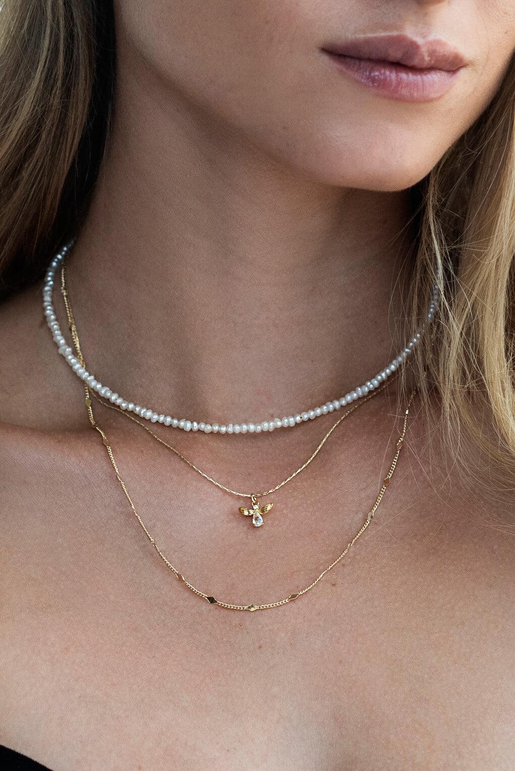 Basic Pearl Necklace