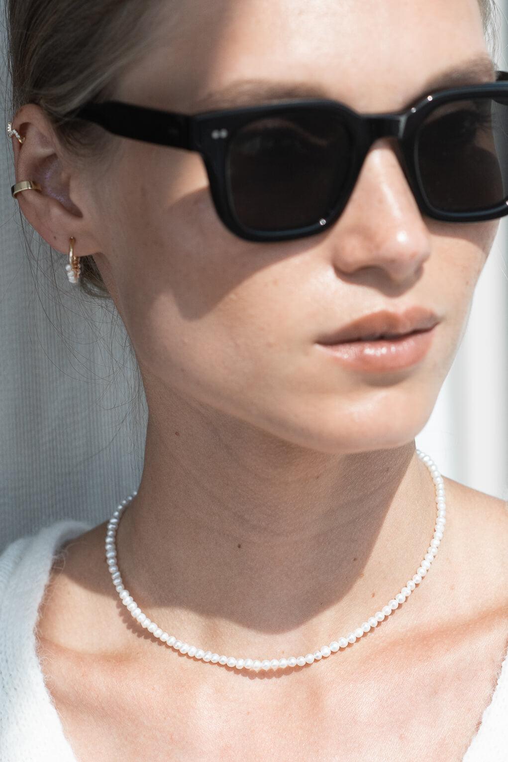 Basic Pearl Necklace