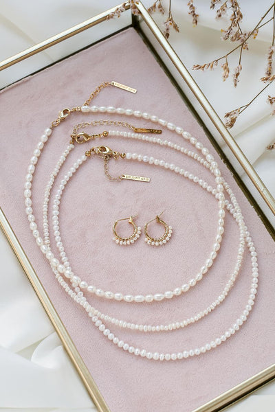 Basic Pearl Necklace
