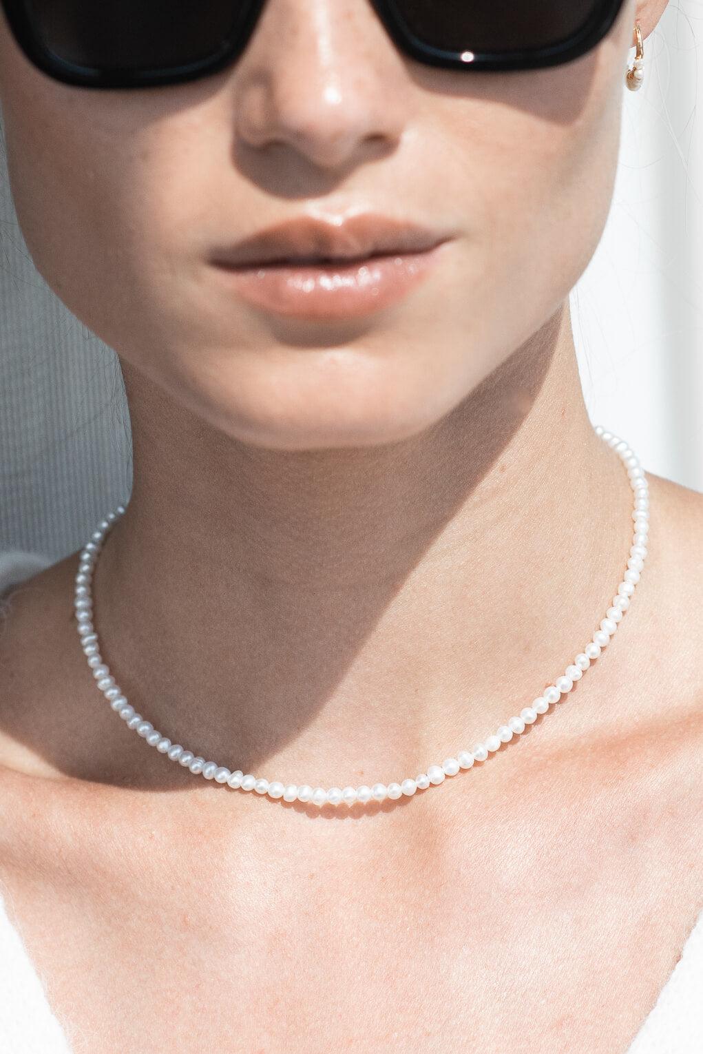 Basic Pearl Necklace