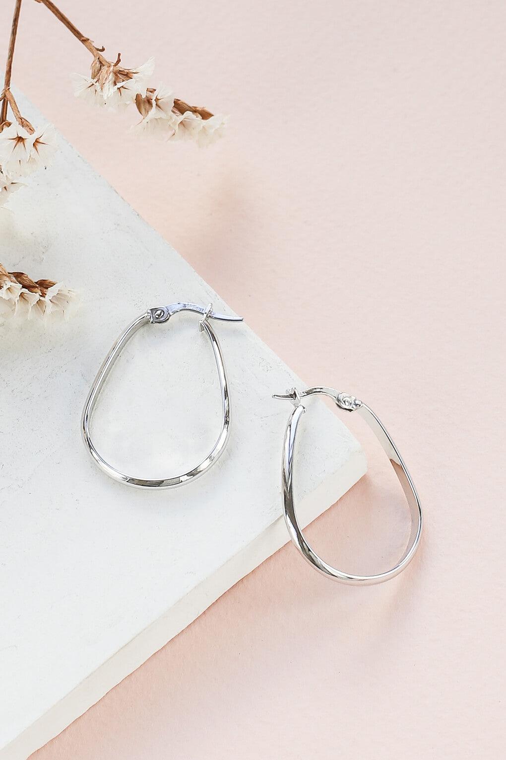 Grace Earrings in 14K gold