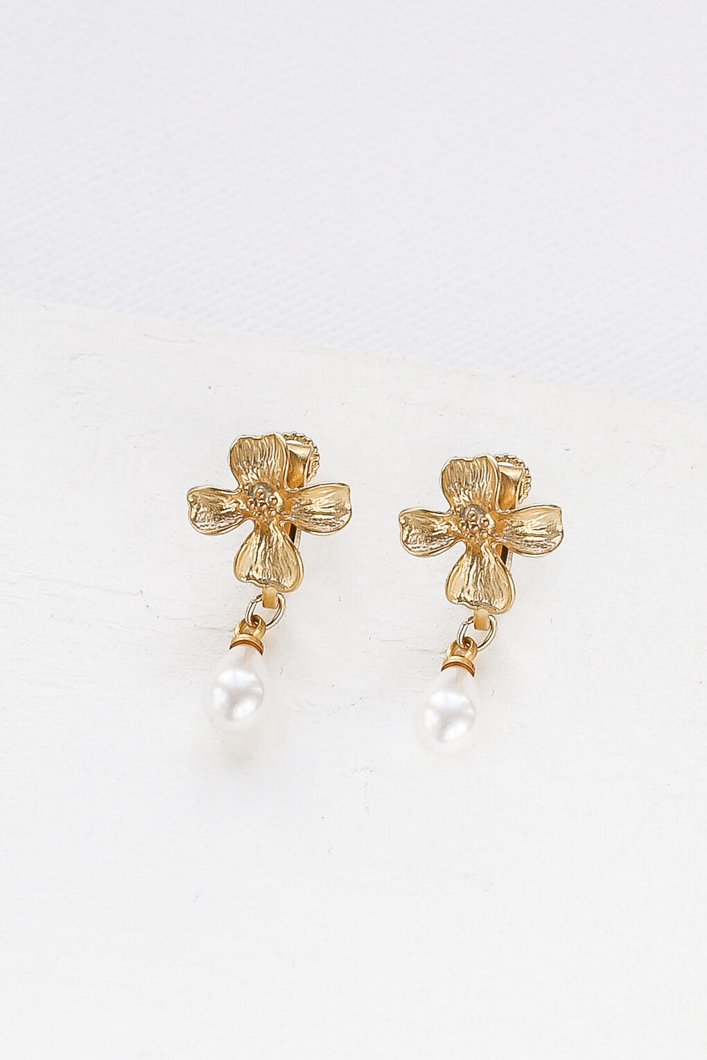 Geranium with pearl Clip-On Earrings