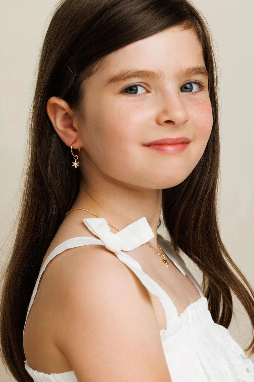 Clip-on earring set for girls with 3 replaceable pendants