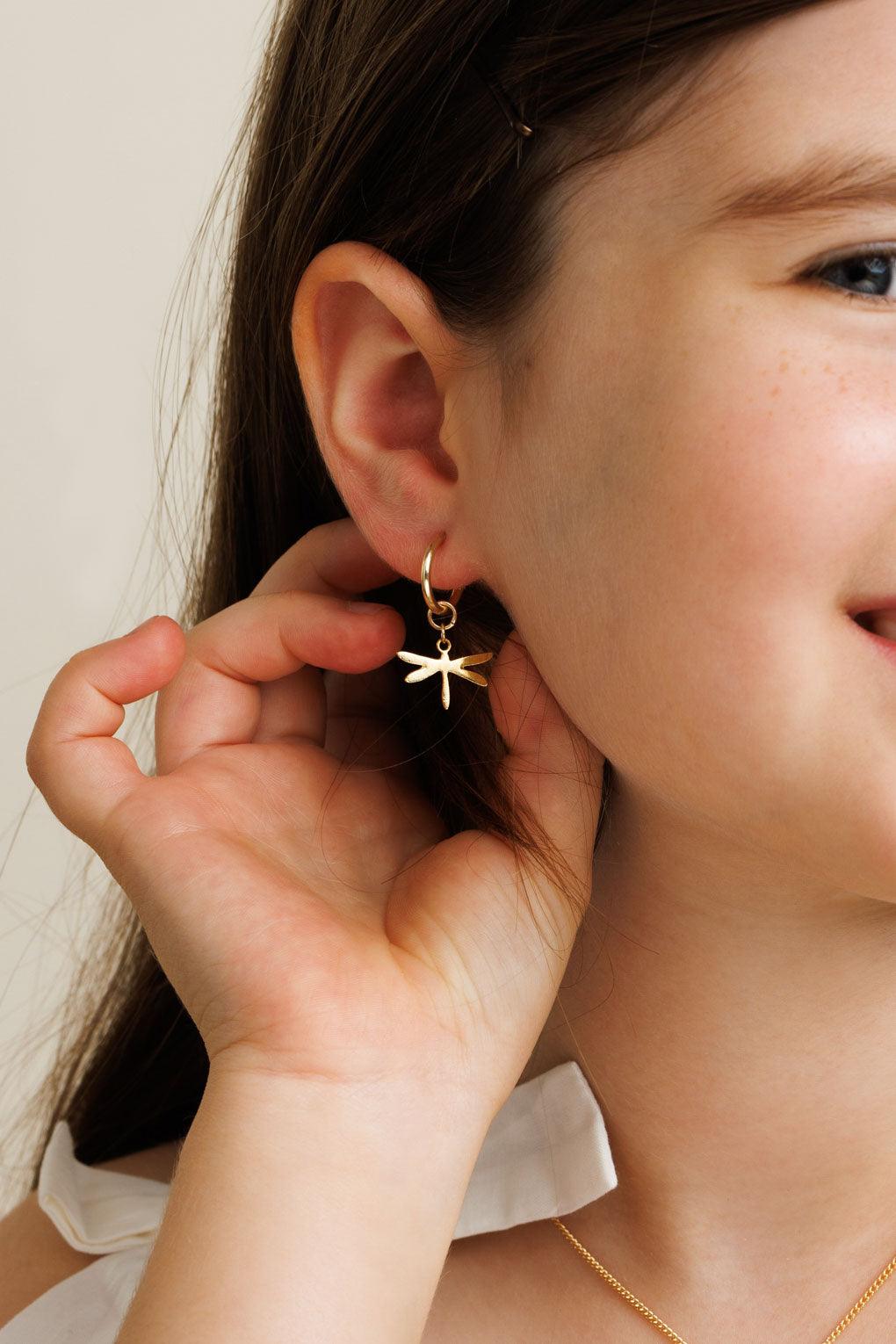 Replaceable pendants for girls' hoop earrings