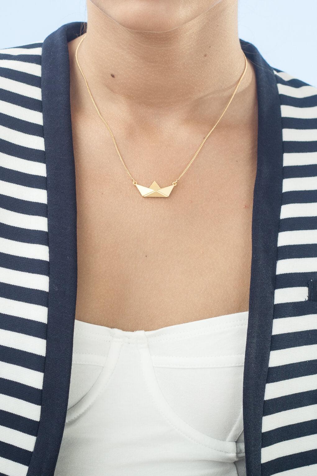 Short Paper Boat Necklace