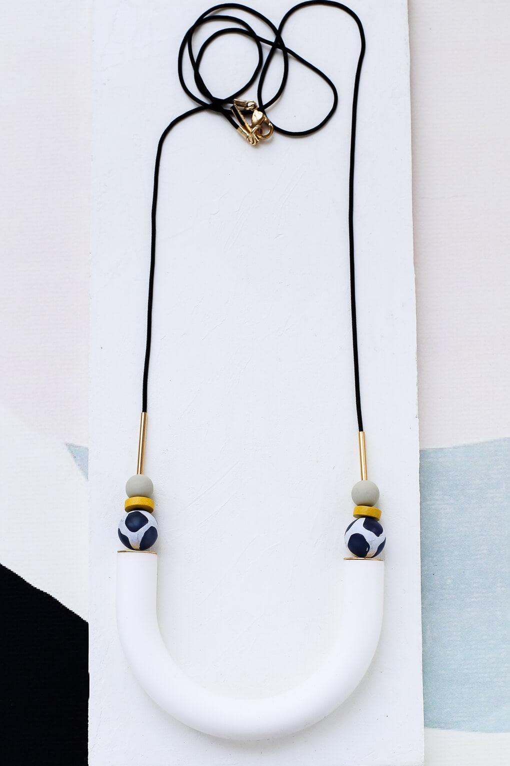 Long Pigment Necklace
