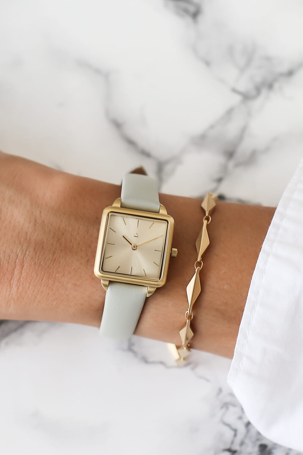 Rectangle watch in gold