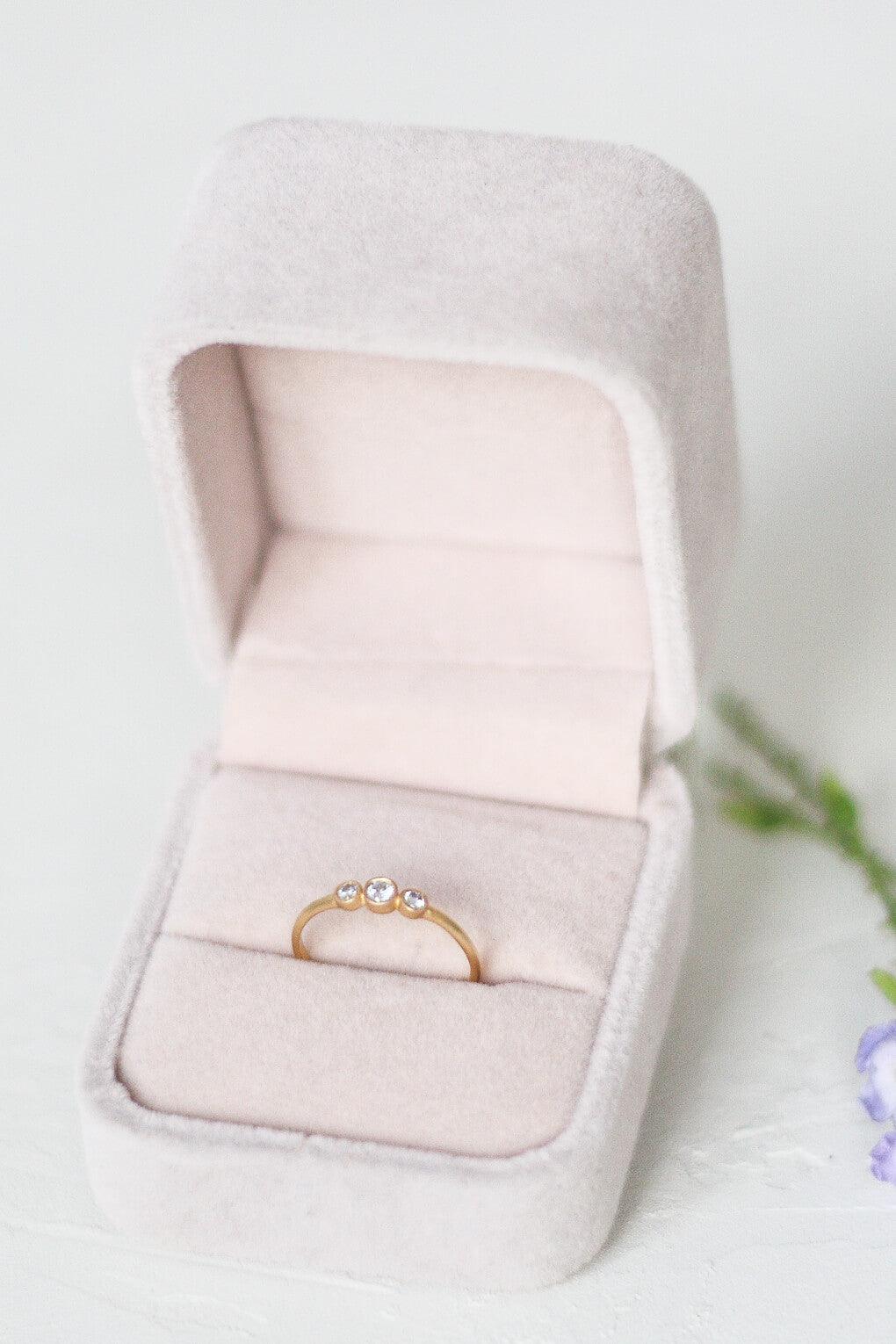 14K Gold 3 ROUND DIAMONDS RING