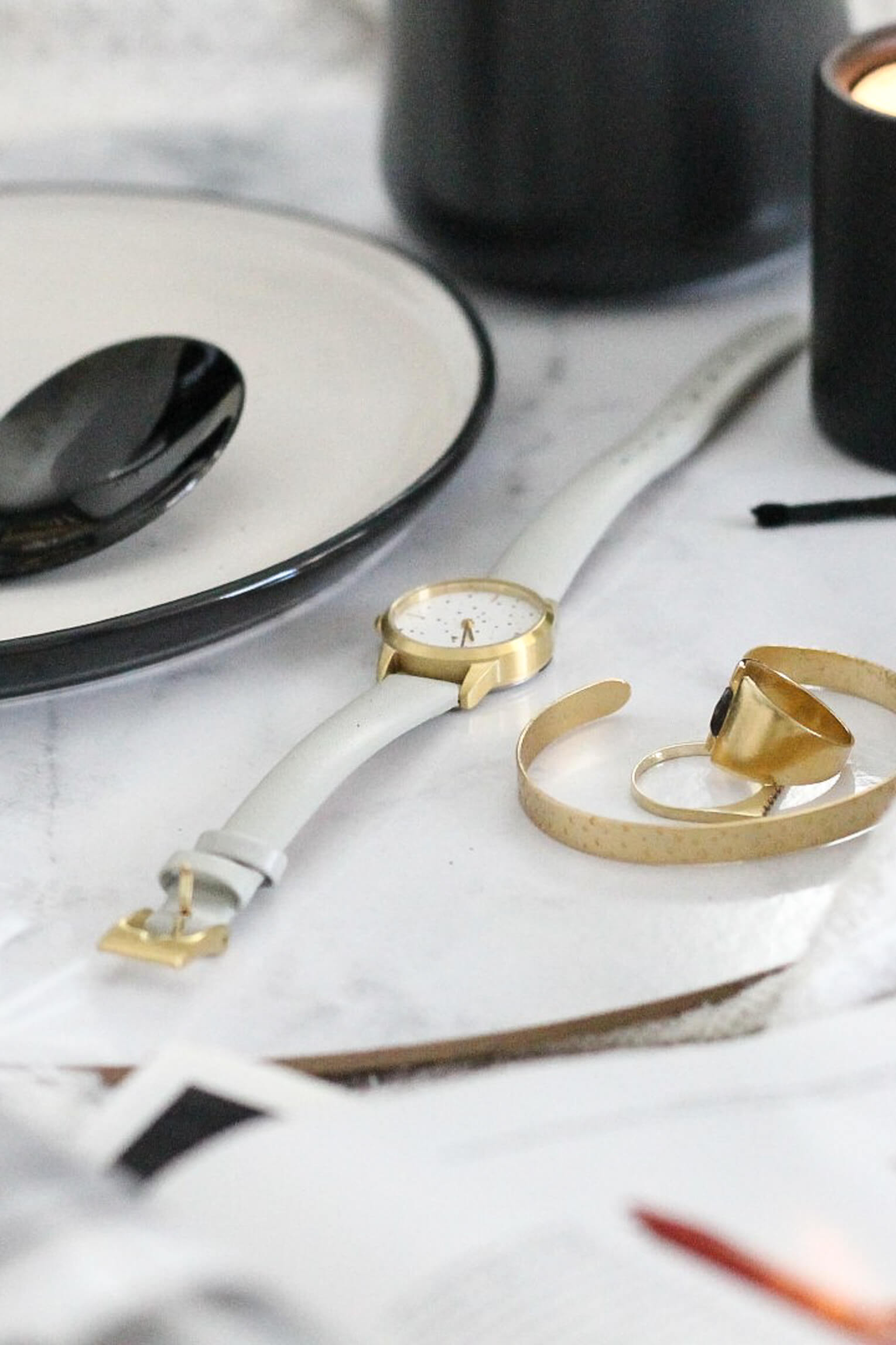 25 mm watch with dots