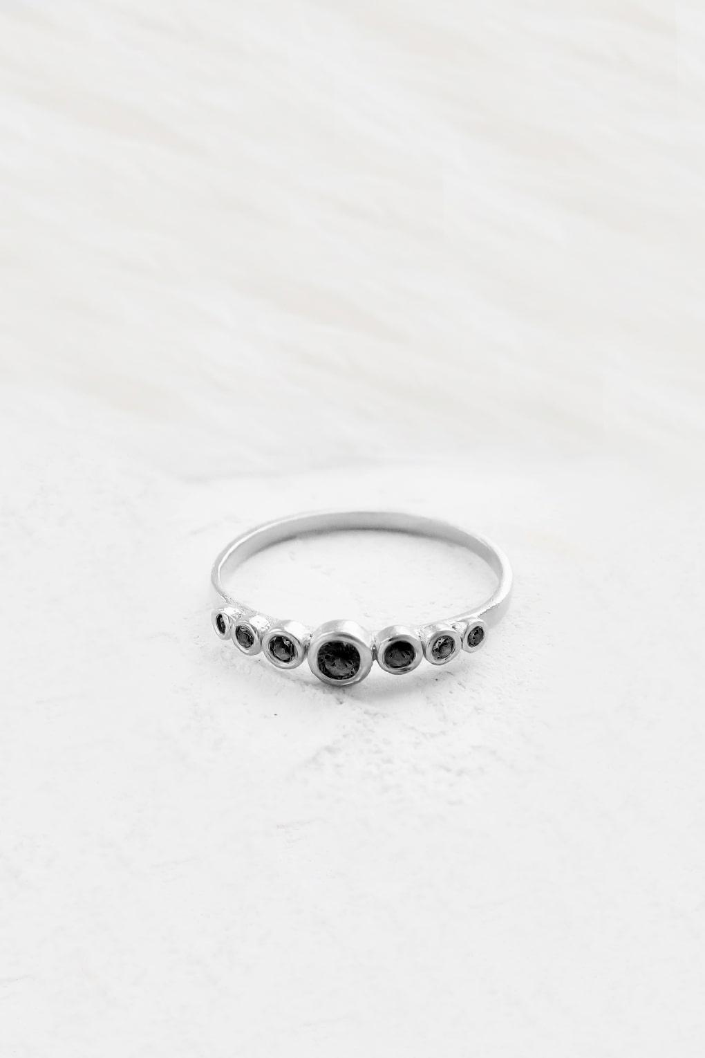 14K Gold 7 DIAMONDS RING