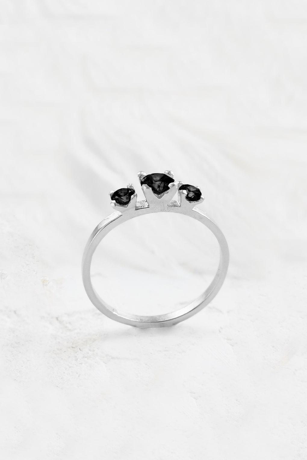 14K Gold 3 Diamonds SOLITAIRE RING