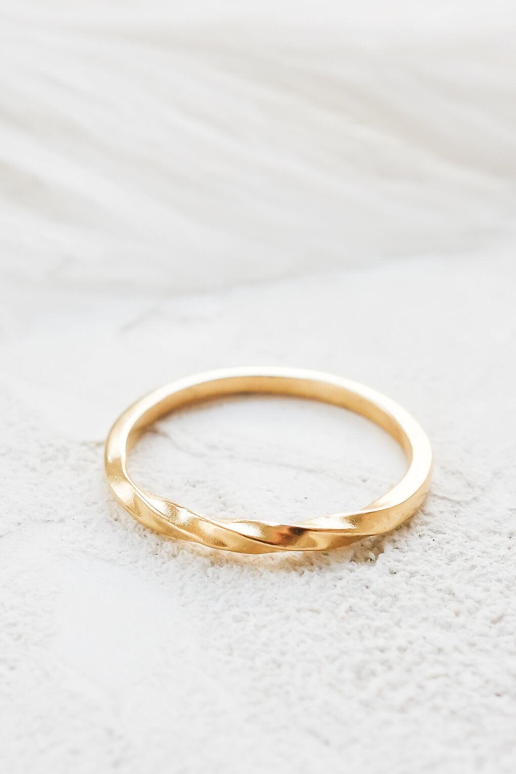14K Gold RING WITH A TWIST