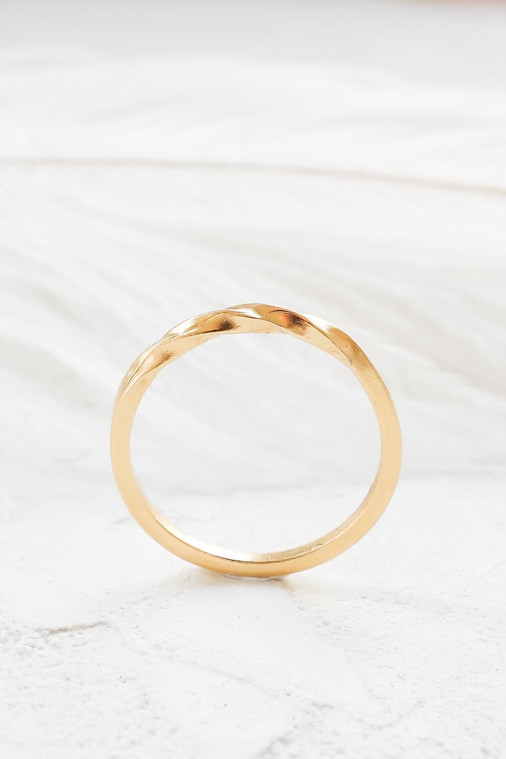 14K Gold RING WITH A TWIST