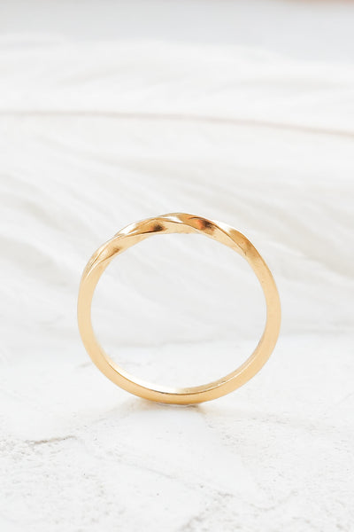14K-18K Gold RING WITH A TWIST